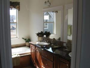 Master bath Cedar Canyon 2044